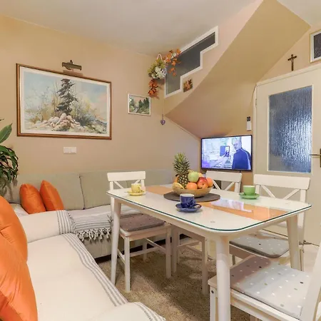 Center 3 Bedroom *