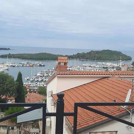 Center 3 Bedroom Apartment Vrsar