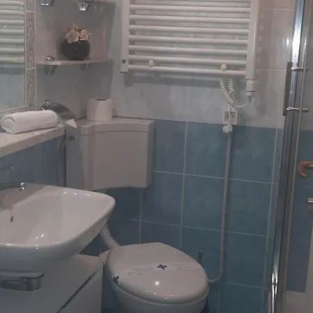 Center 3 Bedroom *