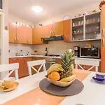 Center 3 Bedroom Apartment Vrsar