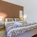 Center 3 Bedroom *