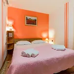 Center 3 Bedroom *
