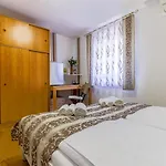 Apartment Center 3 Bedroom
